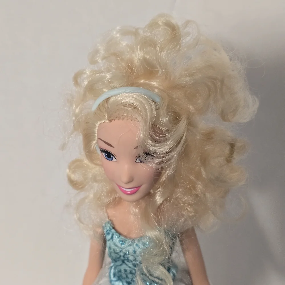 Hasbro Disney Princess Royal Shimmer Series Cinderella 11" Doll #B5288 72561 - Picture 9 of 15